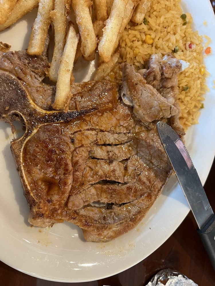 Los Tres Hermanos — restaurante mexicano en Collinsville