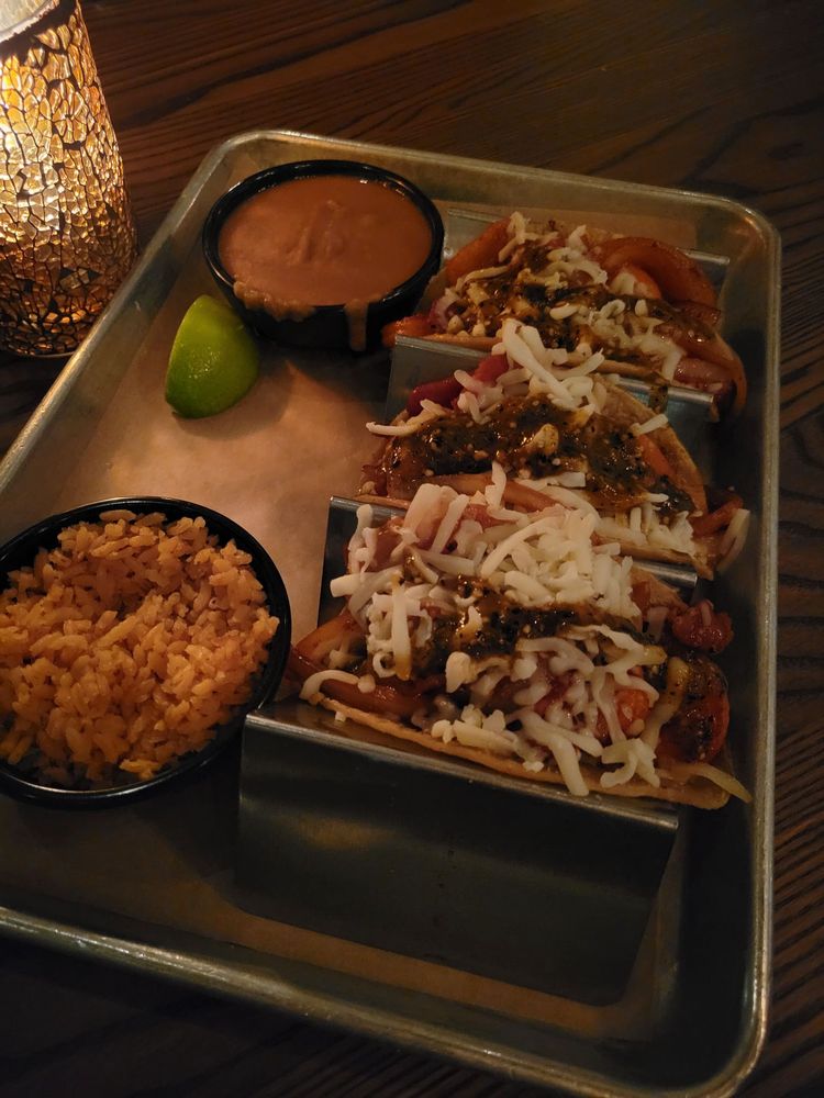 La Mesa Modern Mexican — restaurante mexicano en St. Charles