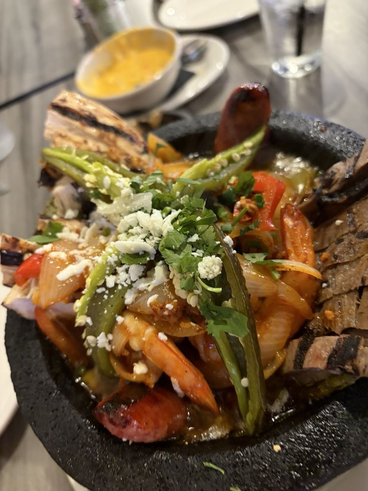 Las Lomas Mexican Cuisine