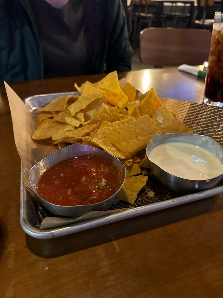 Rocas Sports Bar & Grill — restaurante mexicano en Barboursville