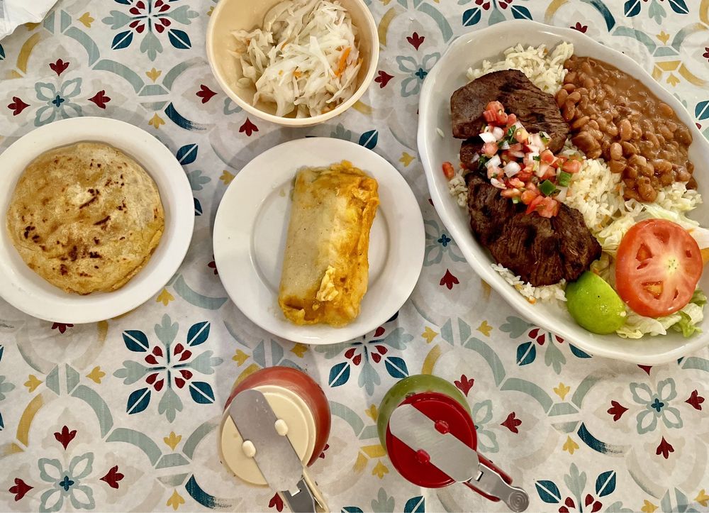 Tu Casa Salvadorena Restaurant