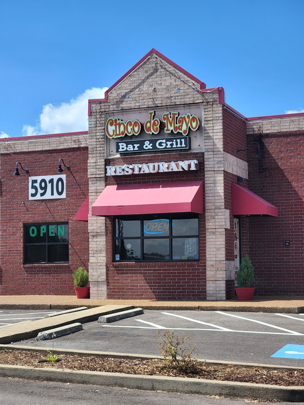 Cinco De Mayo Bar & Grill — restaurante mexicano en Olive Branch