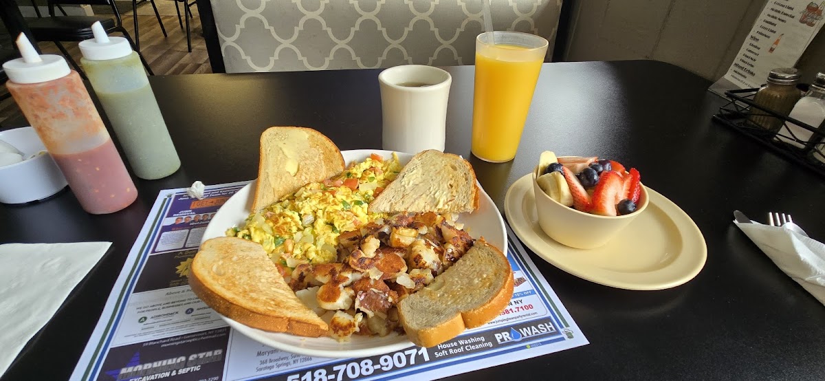 Compadres Diner