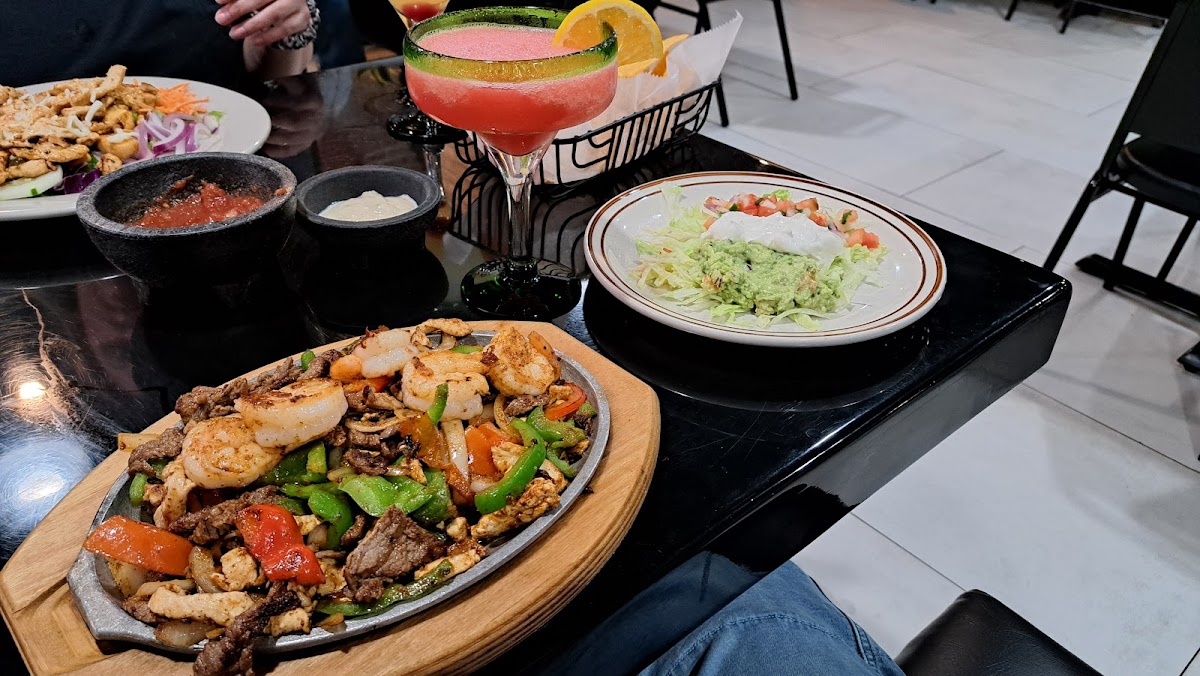 La Roca Mexican Grill & Bar