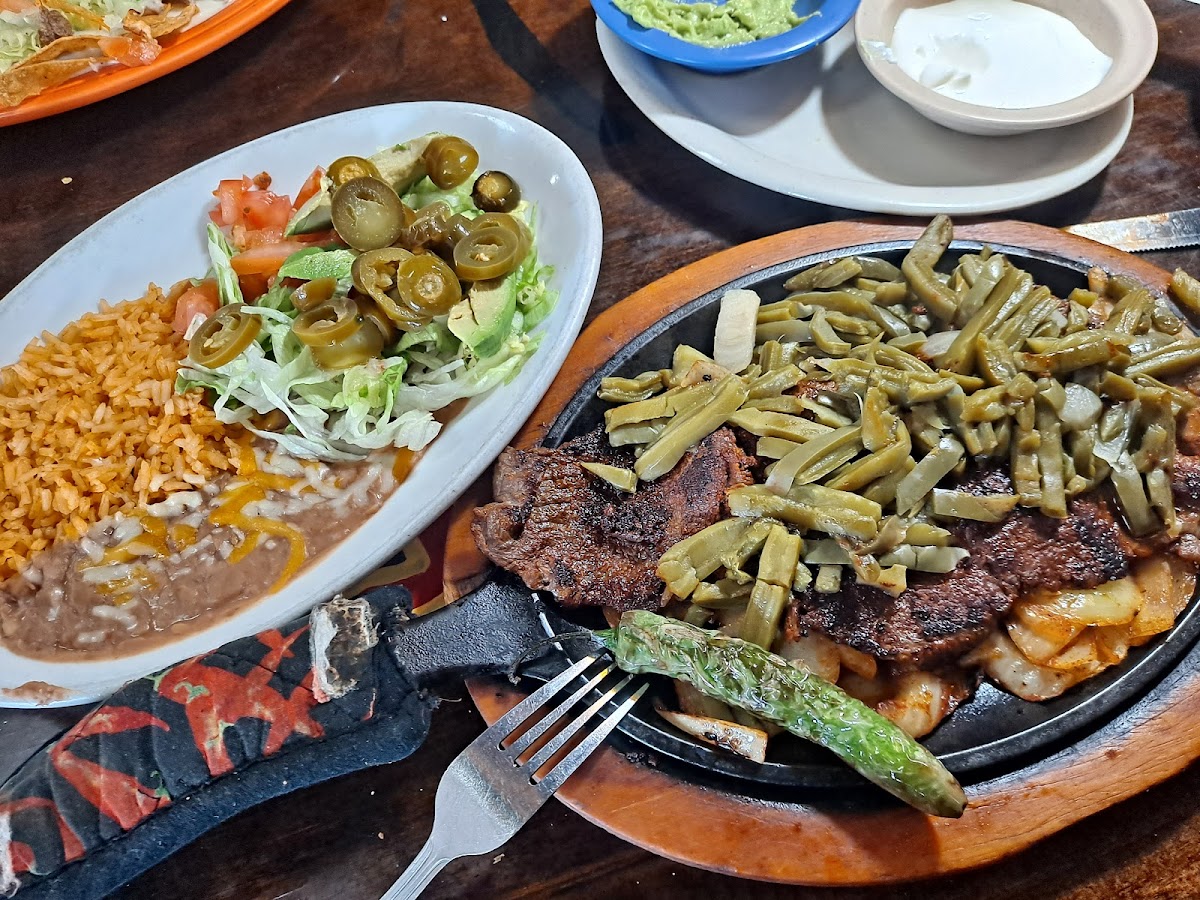 Los Parrilleros