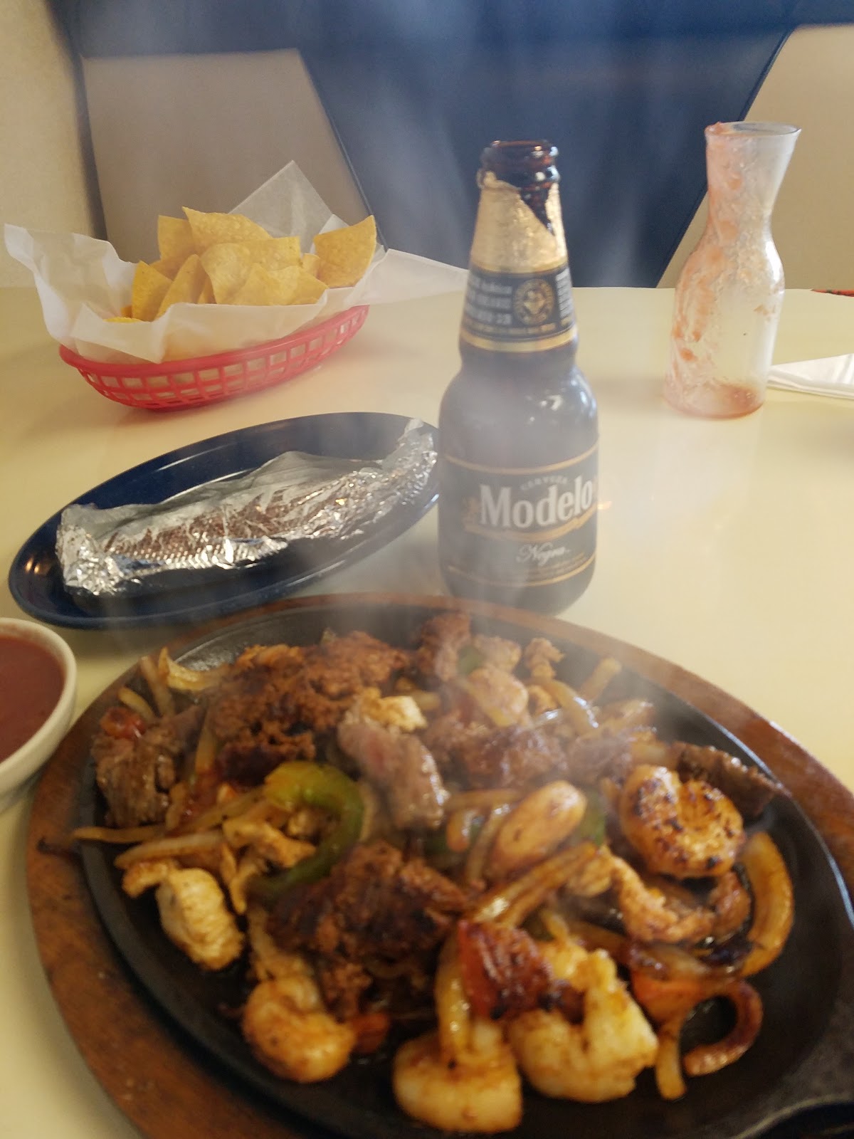 Los Parrilleros Mexican Grill