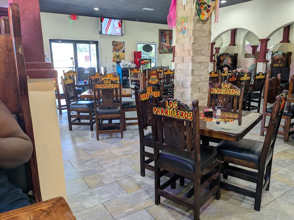 Los Parrilleros Mexican Grille