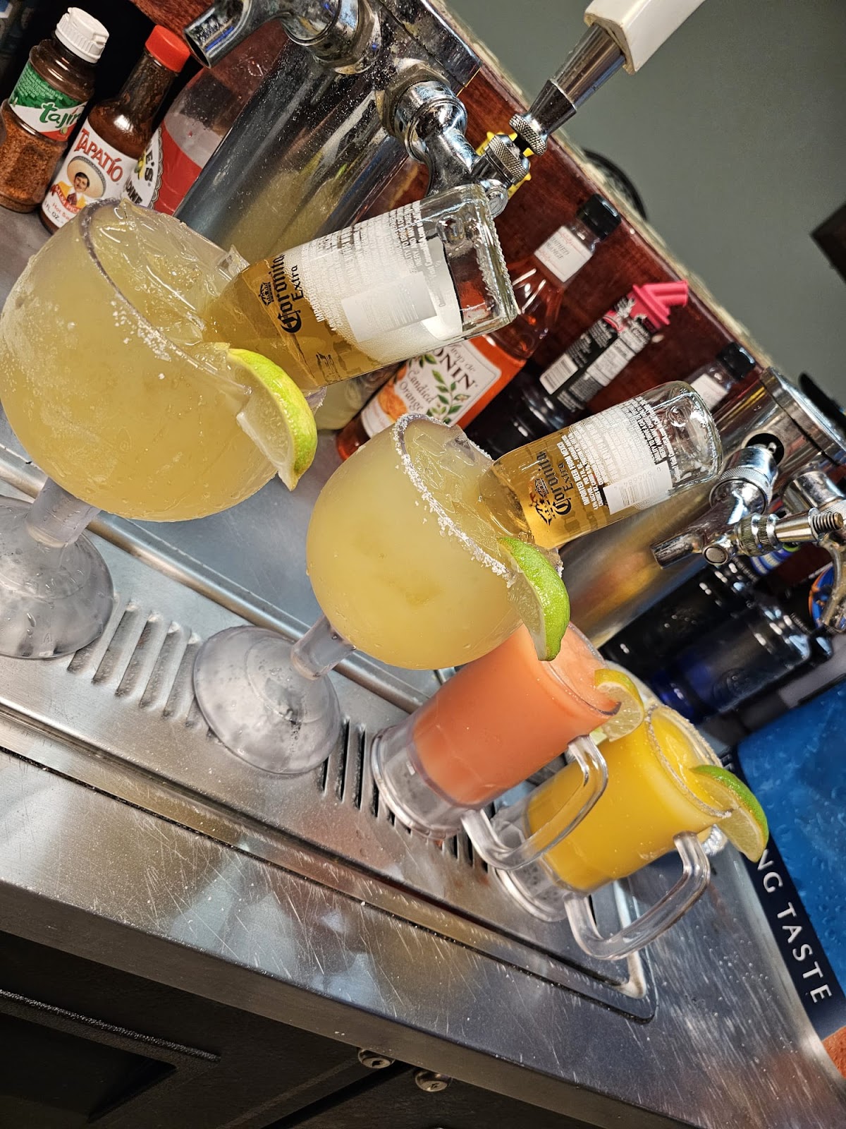 Los Parrilleros Mexican Grille