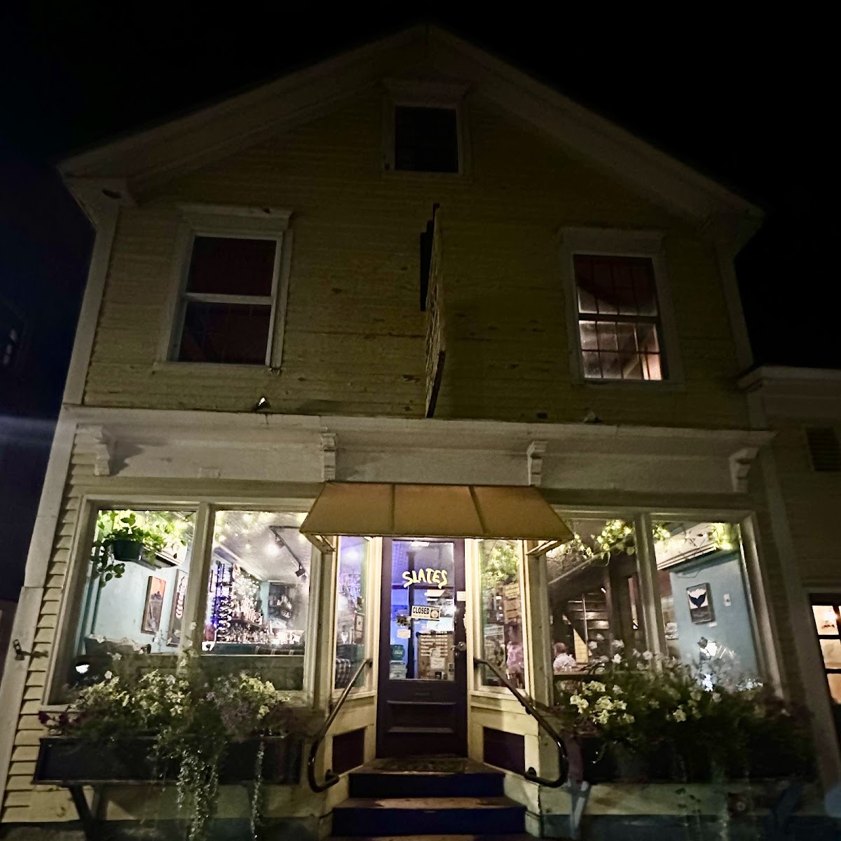 Slates Restaurant & Bakery